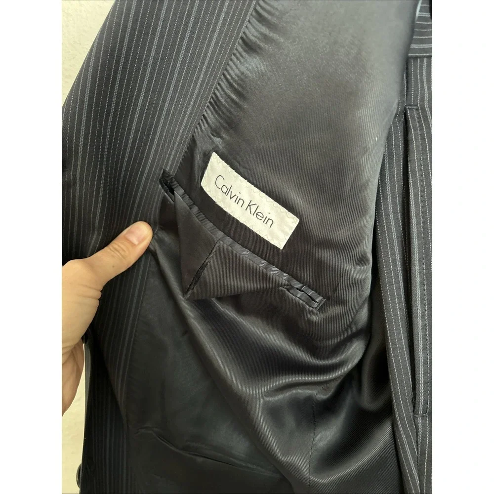 Calvin Klein Suit Mens 40R black Pinstripe 2 Button 100% Wool‎ 34x28 Pants